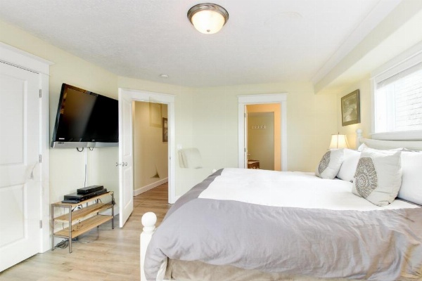 Salt Water Beach House image 16