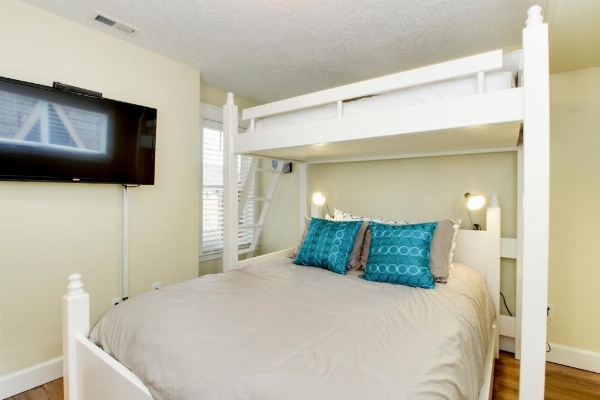 Salt Water Beach House image 21