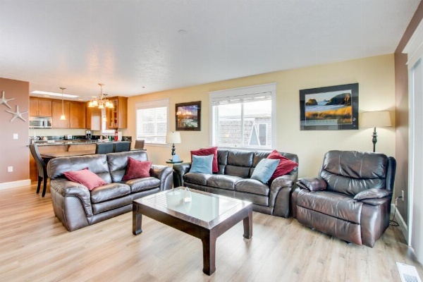 Salt Water Beach House image 9